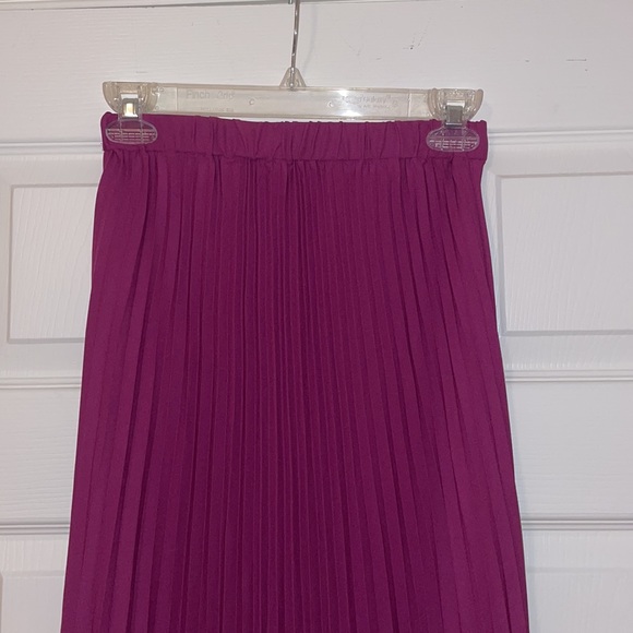 Zara Purple Flowy Skirt - Picture 2 of 3